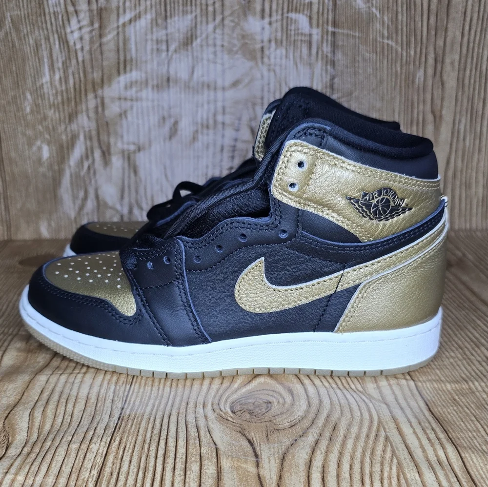Nike Kids Air Jordan Black &‎ Gold High-Top Sneakers Size 4.5Y